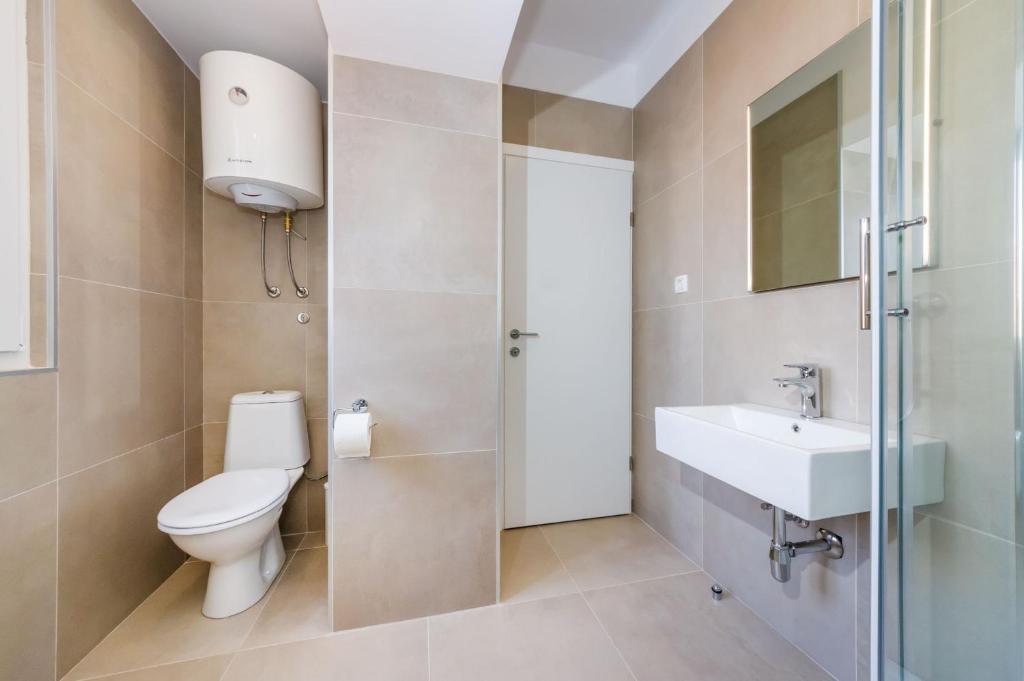 Koupelna v ubytování Kostela Luxury Suite by Belmont Realty