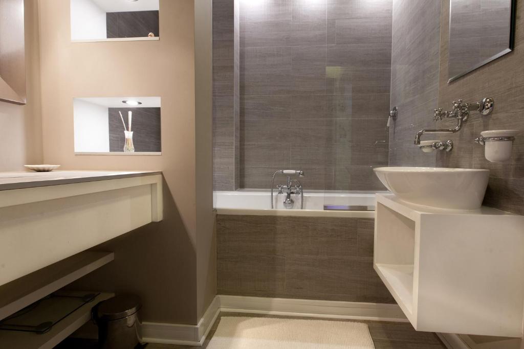 Kúpeľňa v ubytovaní Warsaw Concierge Traveller's Nest Wspólna