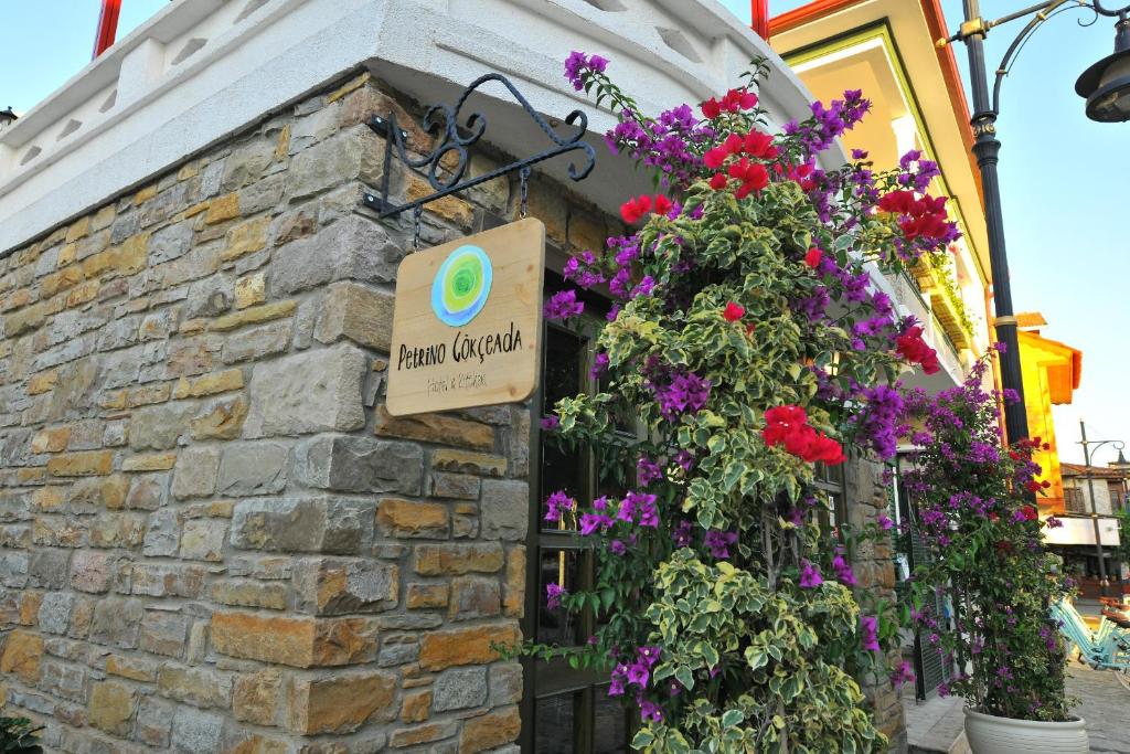 Certifikát, hodnocení, plakát nebo jiný dokument vystavený v ubytování Petrino Gökçeada Hotel&Kitchen