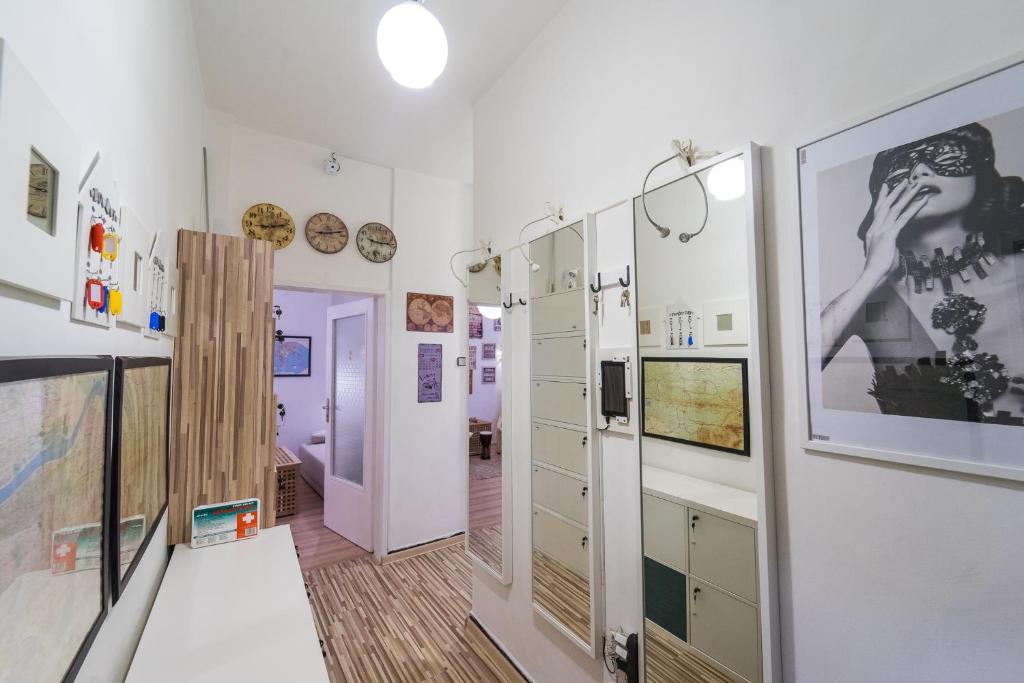 Kuchyň nebo kuchyňský kout v ubytování Pijama Hostel