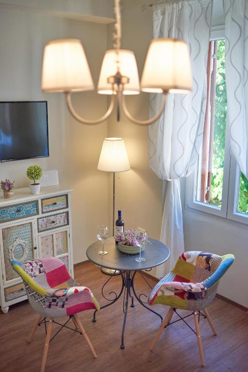 Old City Romanitic Studios 1 with FREE private parking, Pula (updated prices 2025) - 13