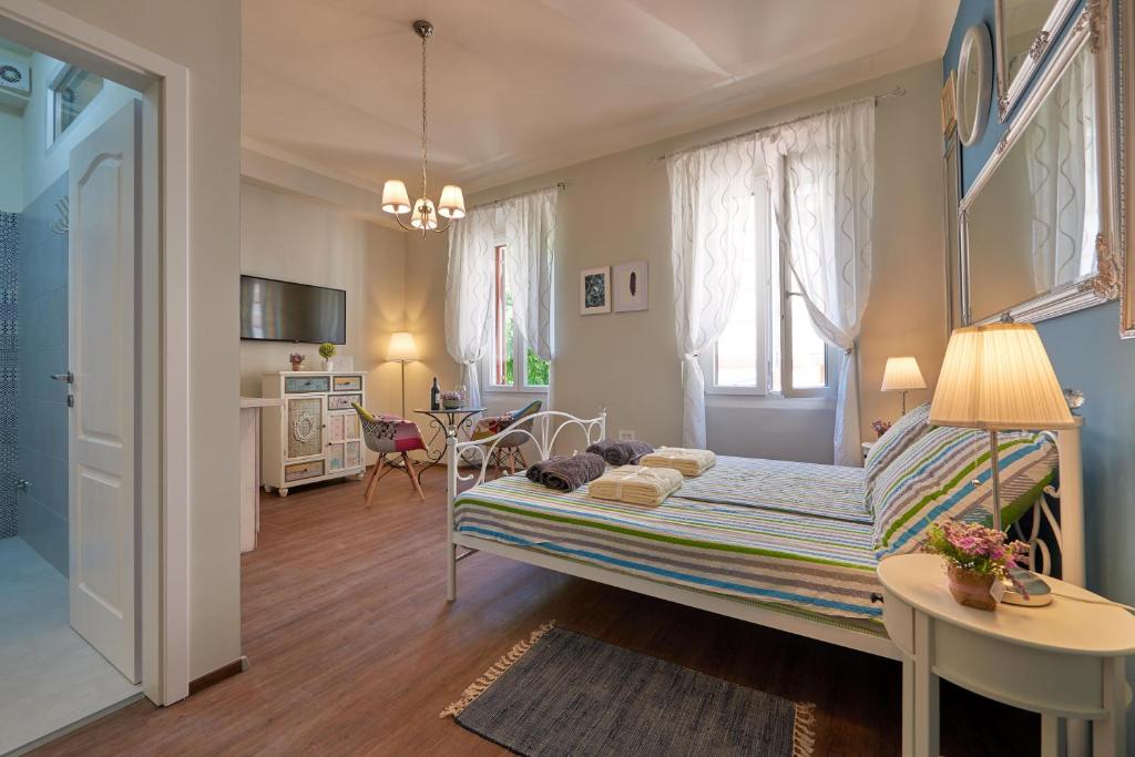 Old City Romanitic Studios 1 with FREE private parking, Pula (updated prices 2025) - 6