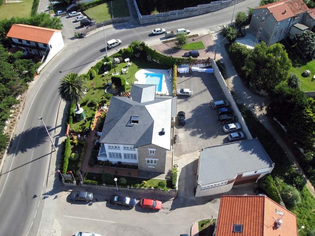 The surrounding neighborhood or a neighborhood close to a szállodákat