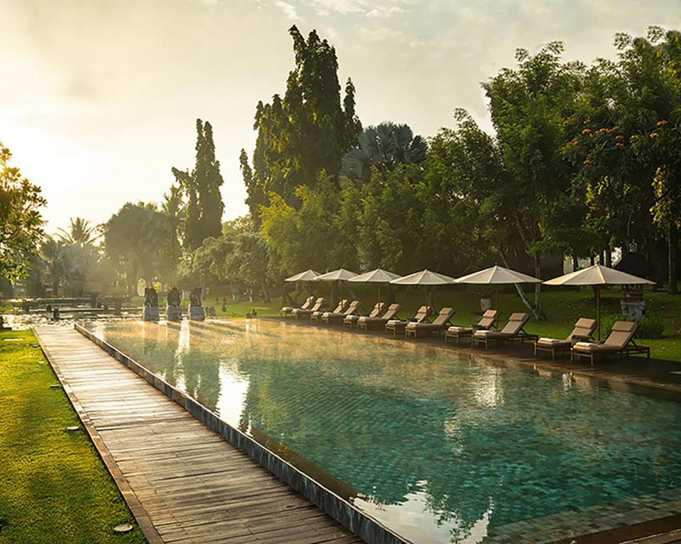 TOP 10 Mejores Hoteles de Lujo en Ubud, Bali 148964227