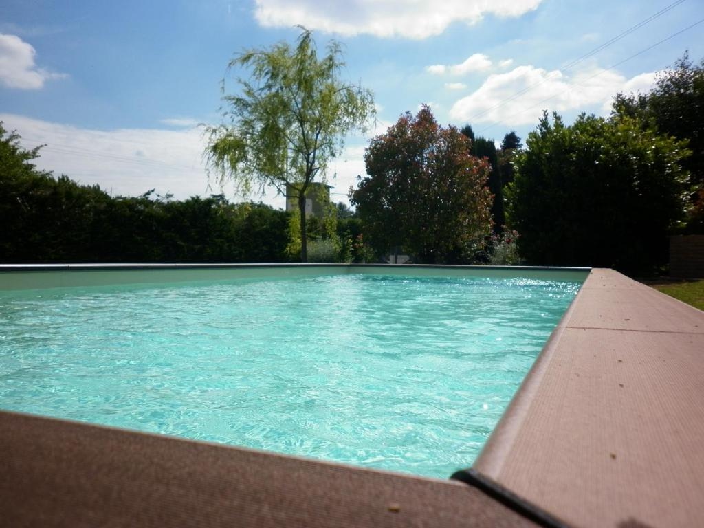 The swimming pool at or close to Villa Jolanda