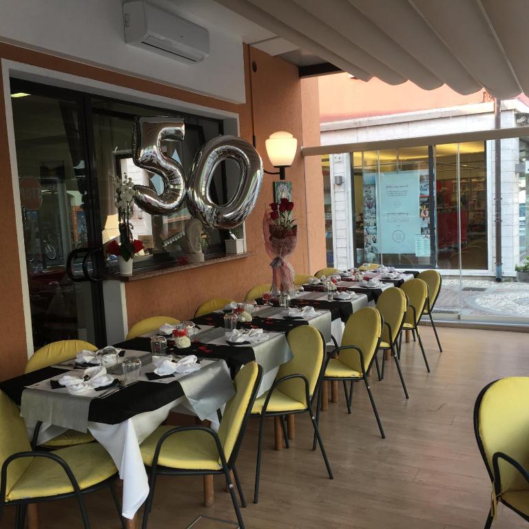 Restaurace v ubytování Hotel Firenze