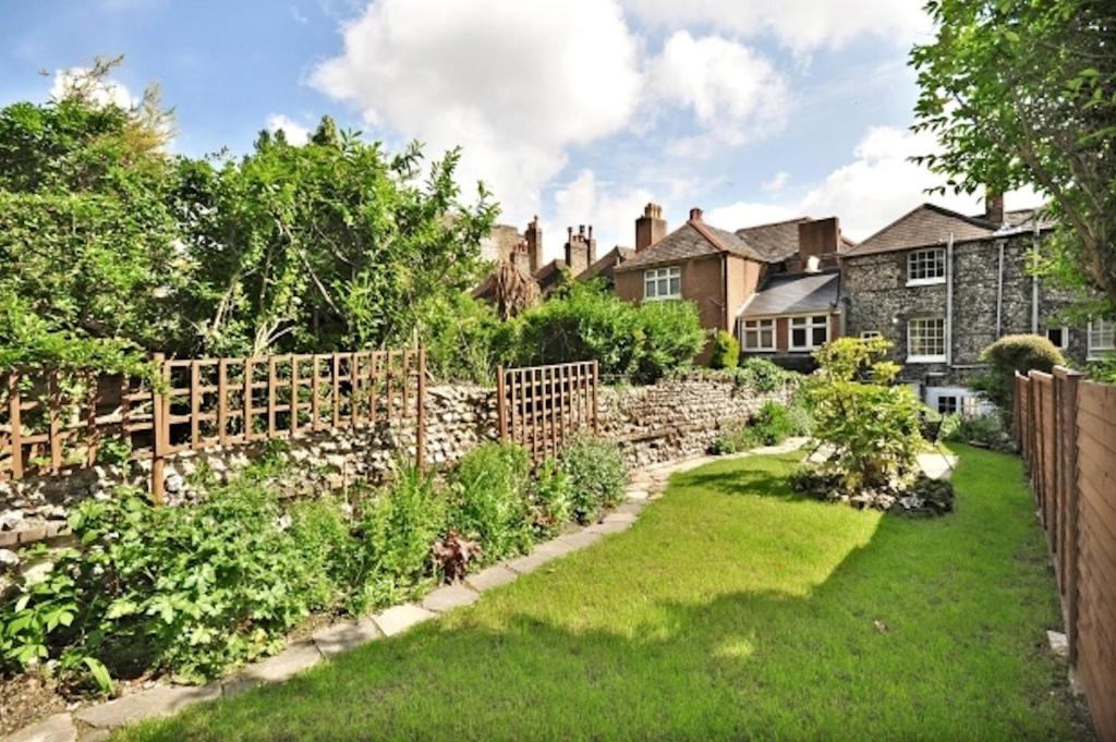 A garden outside 299 London Road 