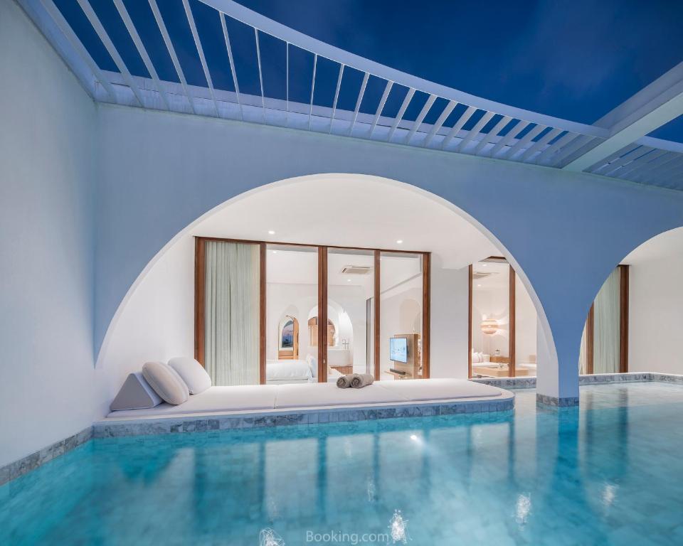 Bazén v ubytování SALA Samui Chaweng Beach Resort nebo v jeho okolí