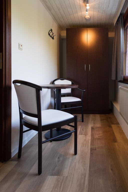 Posezení v ubytování Hostellerie d'Inzepré