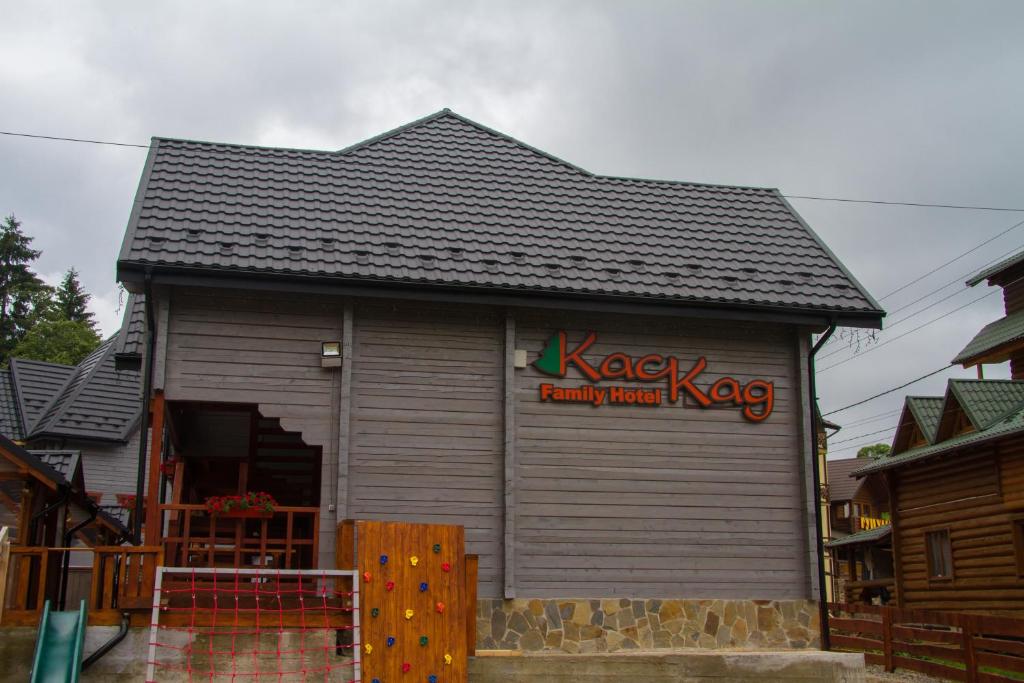 Budova, kde se hotel nachází