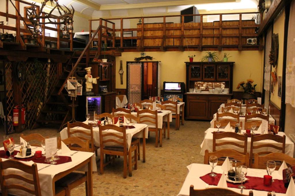 Restaurace v ubytování Hotel Max Šimek