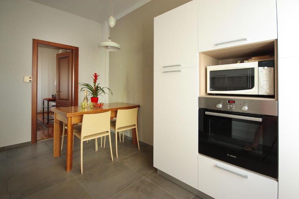 Kuchyňa alebo kuchynka v ubytovaní Casa Francesca