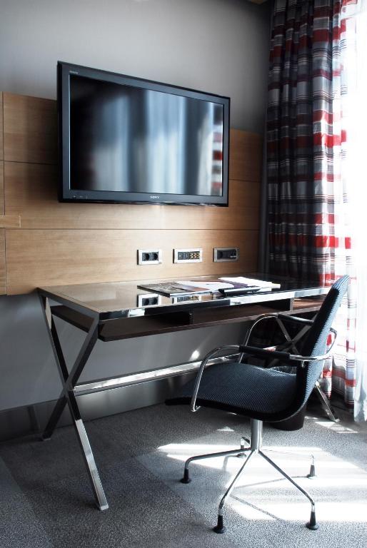 TV a/nebo společenská místnost v ubytování Point Hotel Barbaros