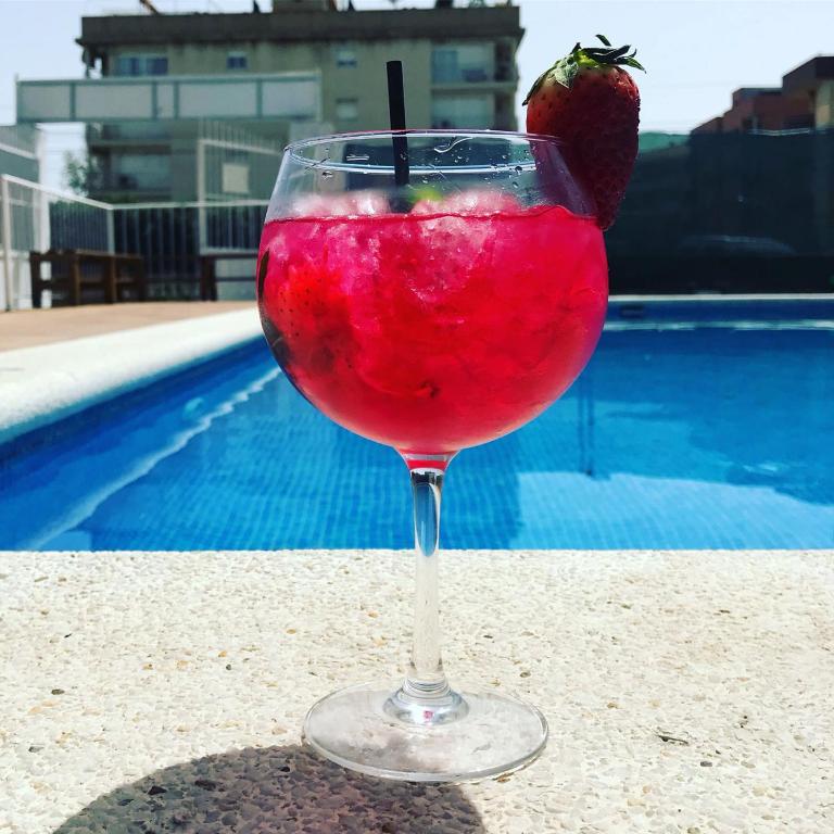 Bazén v ubytování Hotel Sant Jordi nebo v jeho okolí