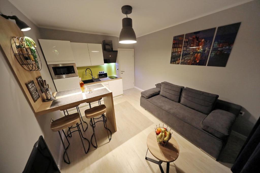 Kuchyňa alebo kuchynka v ubytovaní City Marine Luxury Apartments