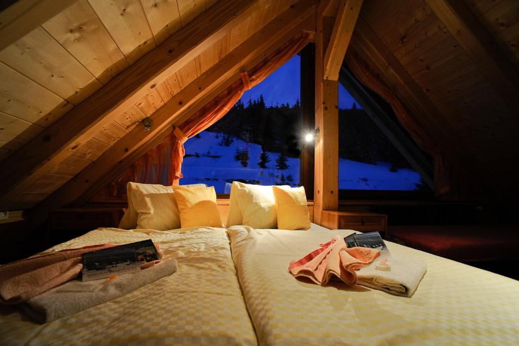 Postel nebo postele na pokoji v ubytování Josefova Bouda -Resort Svaty Frantisek