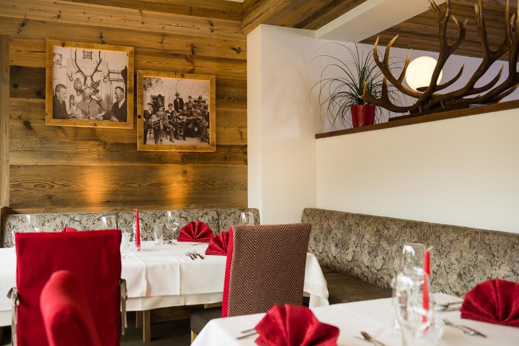 Ein Sitzbereich in der Unterkunft Hotel Lohningerhof