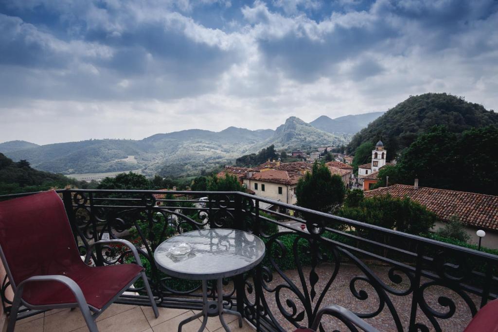 Villa Lussana - Chambre Double De Luxe Avec Balcon
