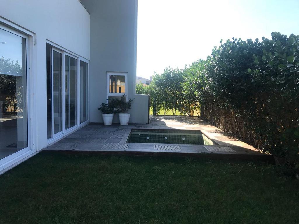  Casa 450m2 Laguna Internacional