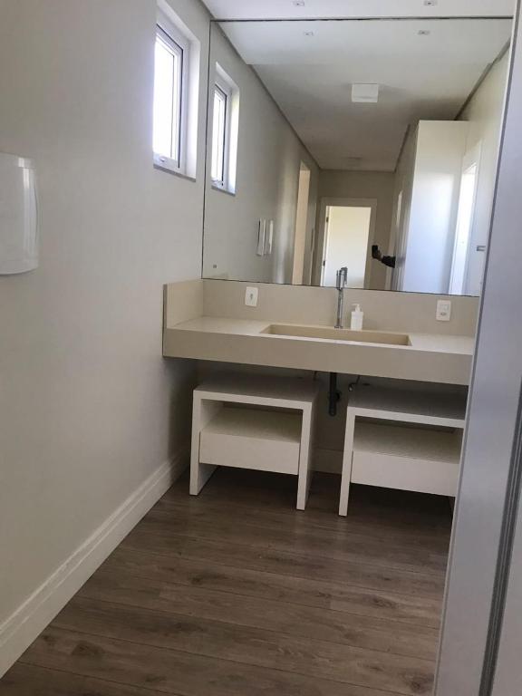  Casa 450m2 Laguna Internacional