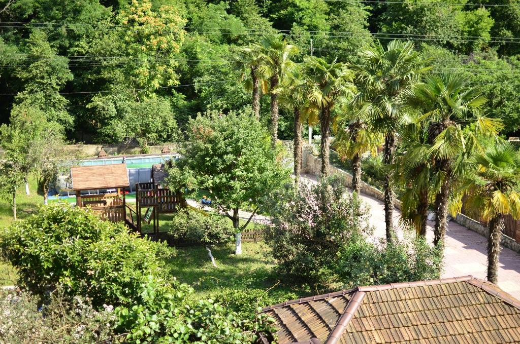 Zahrada ubytování DzhaNat Hotel