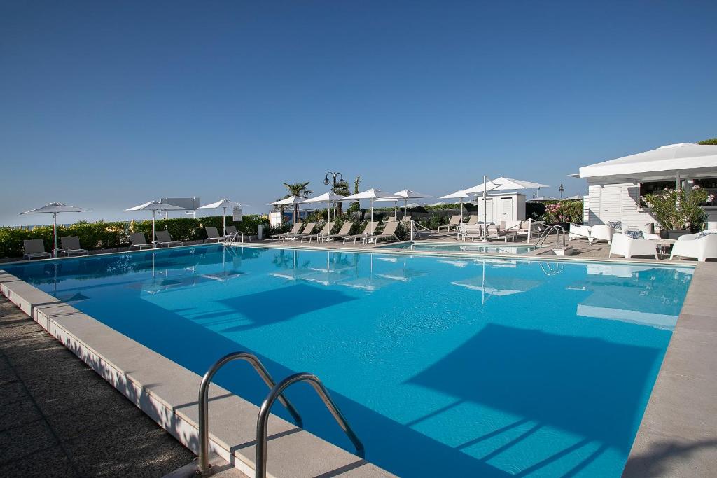 Bazén v ubytování Hotel Imperial Palace nebo v jeho okolí