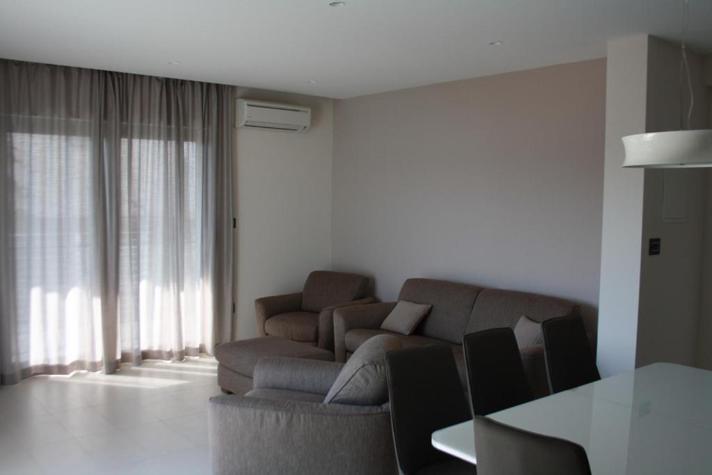 Fotografia z galérie ubytovania Apartmani Ruskamen v destinácii Lokva Rogoznica