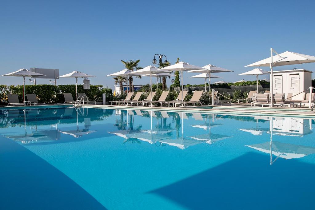 Bazén v ubytování Hotel Imperial Palace nebo v jeho okolí