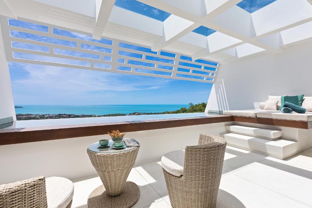 una habitación con vista al mar en Villa Atlantis 6 - Deluxe 2BDR, Sea View, Private Pool, en Chaweng Noi Beach