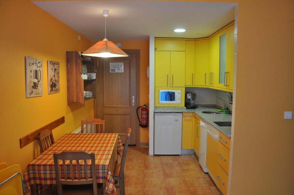 ครัวหรือมุมครัวของ Apartamento en Isaba (NAVARRA)