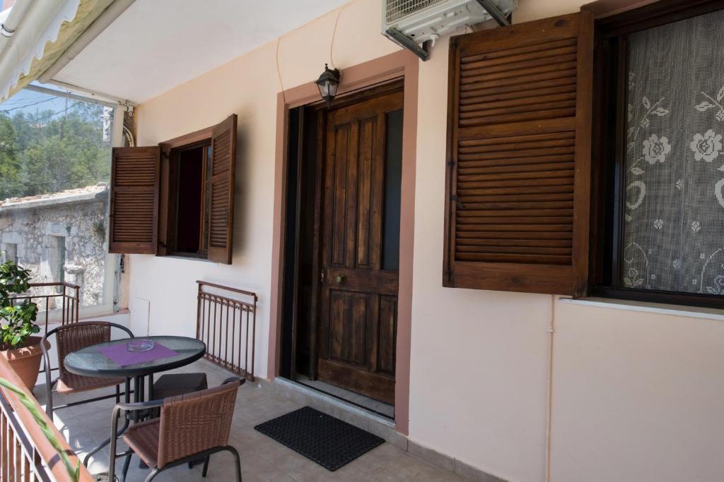 Un balcón o terraza de Manthiata Studios