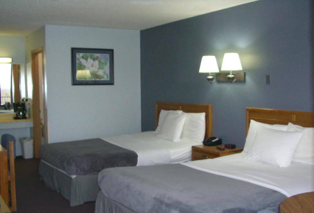 Quail's Nest Inn & Suites - Queen Room Met Twee Queensize Bedden