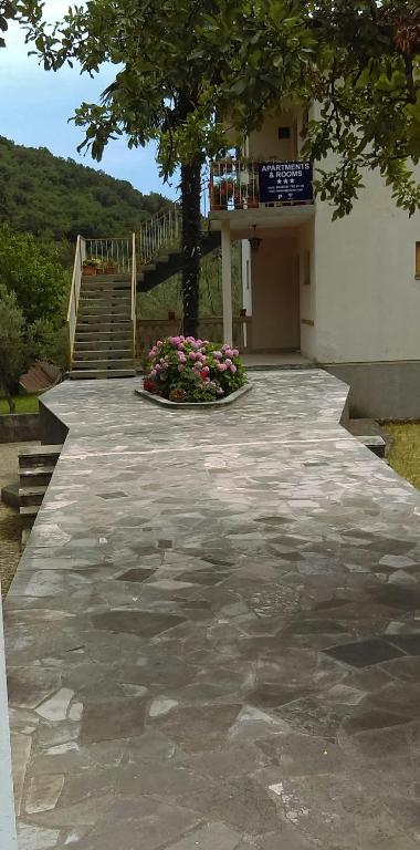 Budova, kde se apartmán nachází