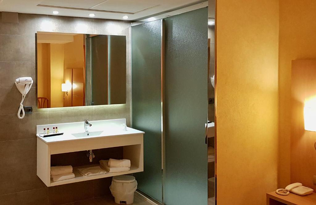 Koupelna v ubytování Hotel Pimar & Spa