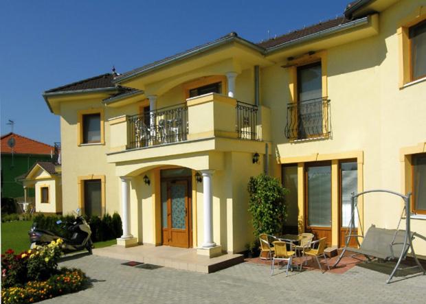 Budova, kde se aparthotel nachází