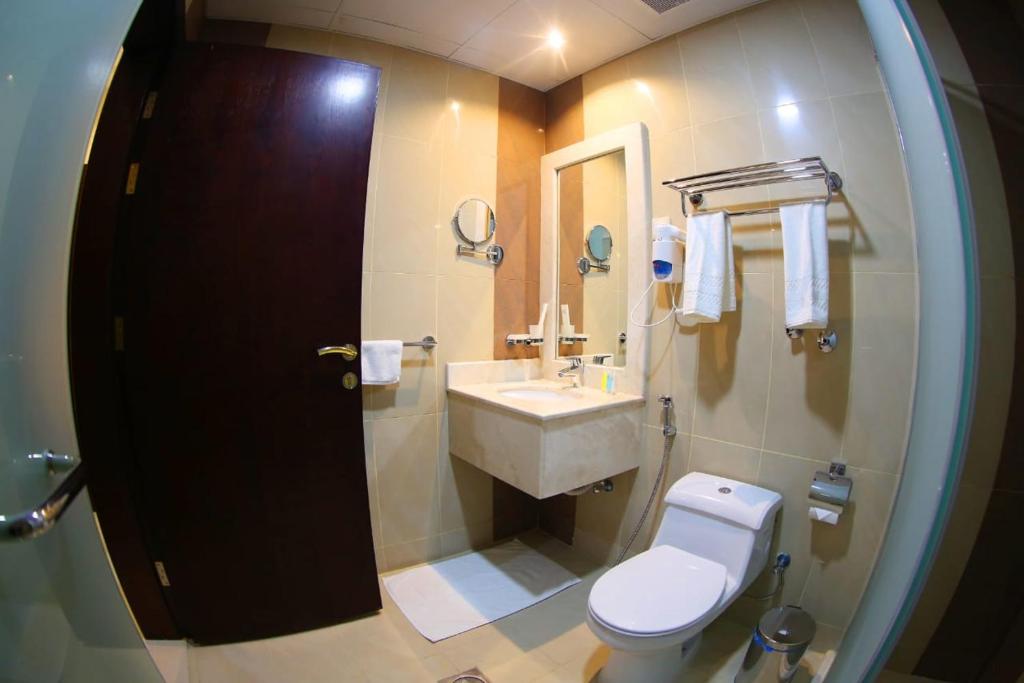 Koupelna v ubytování SAS Al Olaya Hotel Suites