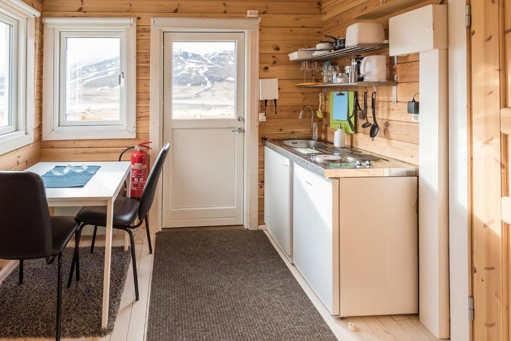 Majoituspaikan Dalahyttur keittiö tai keittotila
