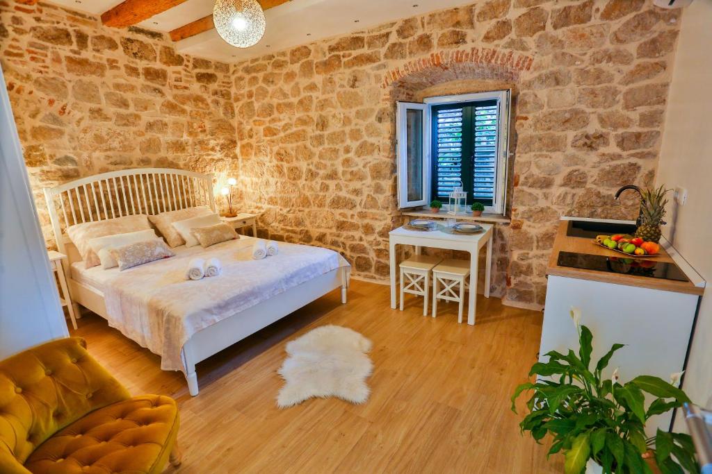 MANA Apartment Split Centre