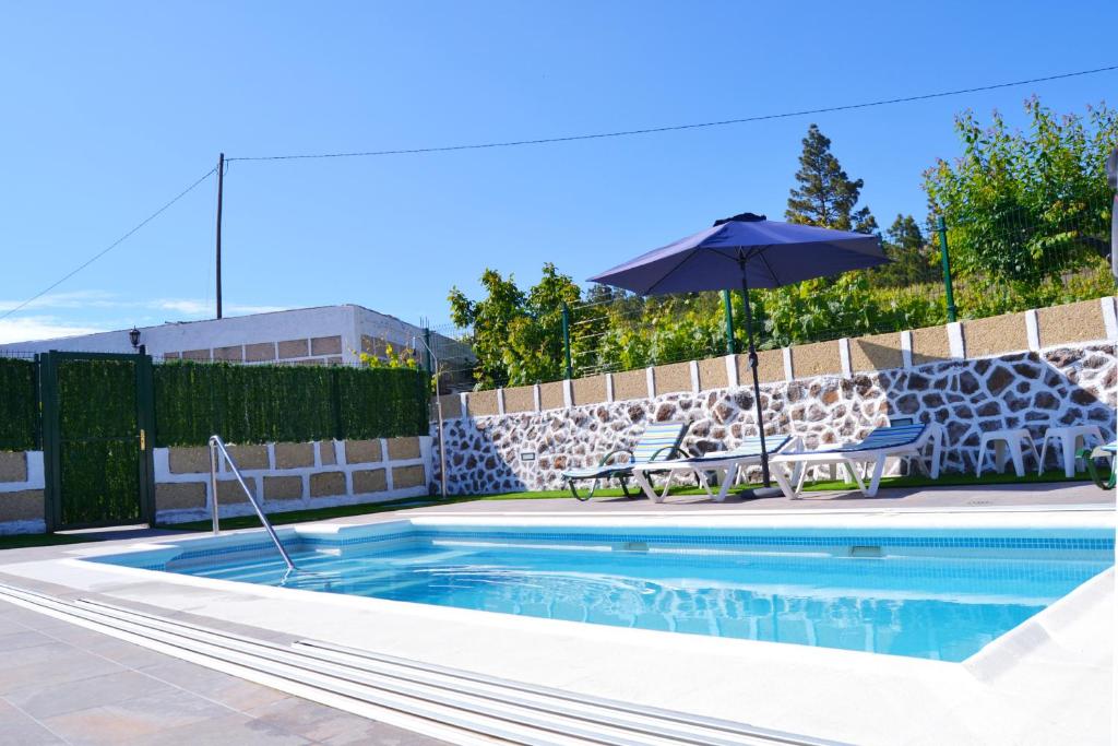 Bazén v ubytování Casa Rural Finca Paraíso. Heated pool nebo v jeho okolí