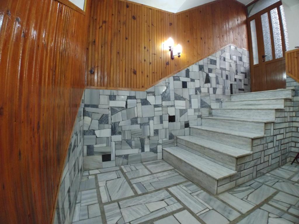 Foto dalla galleria di Guest House Urat a Gjirokastër