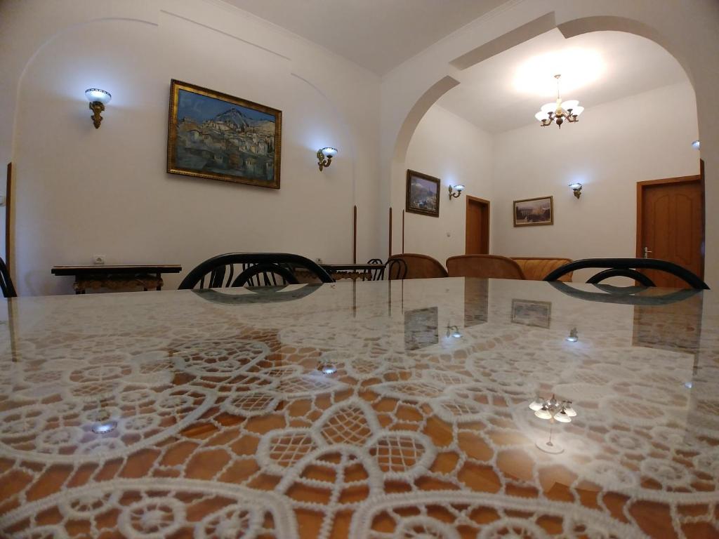 Foto dalla galleria di Guest House Urat a Gjirokastër