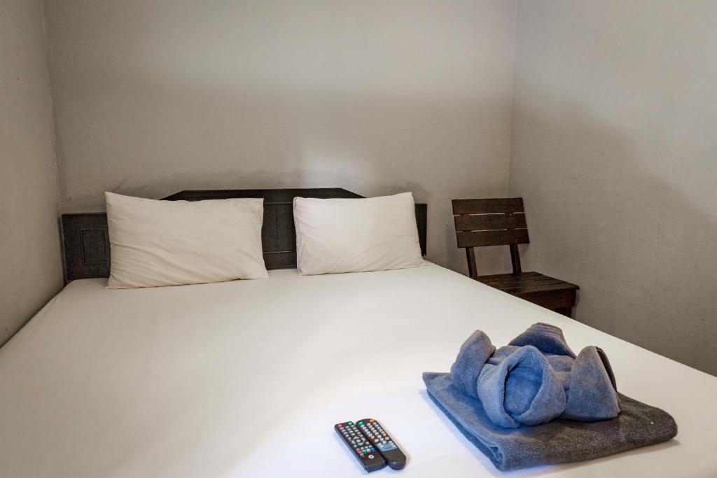 Tuk Tuk Guesthouse - Standard Double Room With Fan