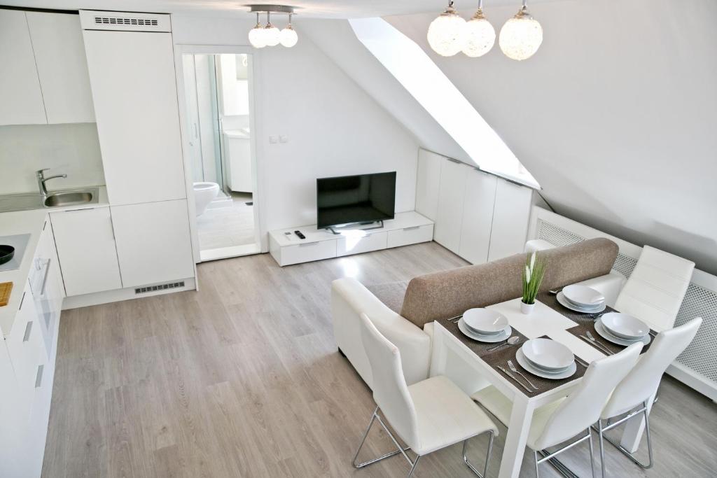 Apartments Hiša Pod Gradom - Duplex Apartment