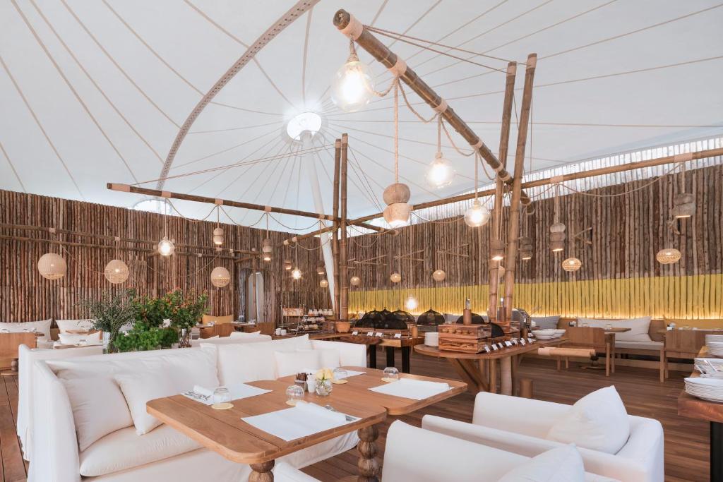 SALA Samui Chaweng Beach Resort - 8