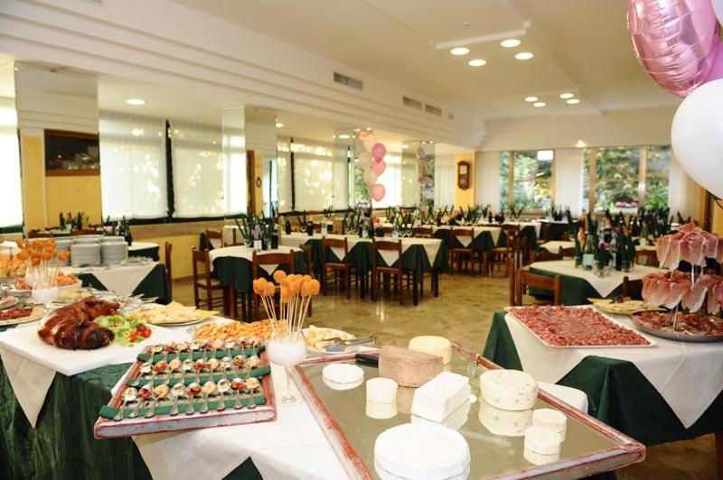Restaurace v ubytování Hotel Verdemare