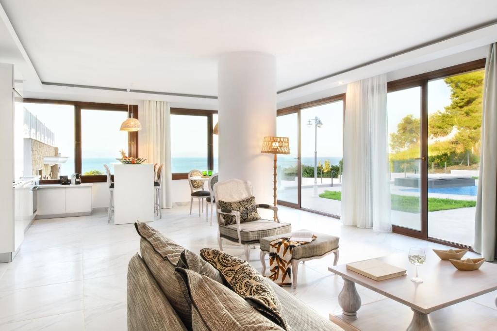 Villa D'Oro - Luxury Villas & Suites - 10