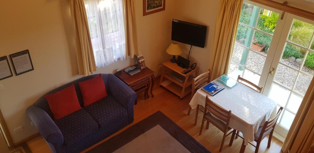 TV a/nebo společenská místnost v ubytování Richmond Barracks