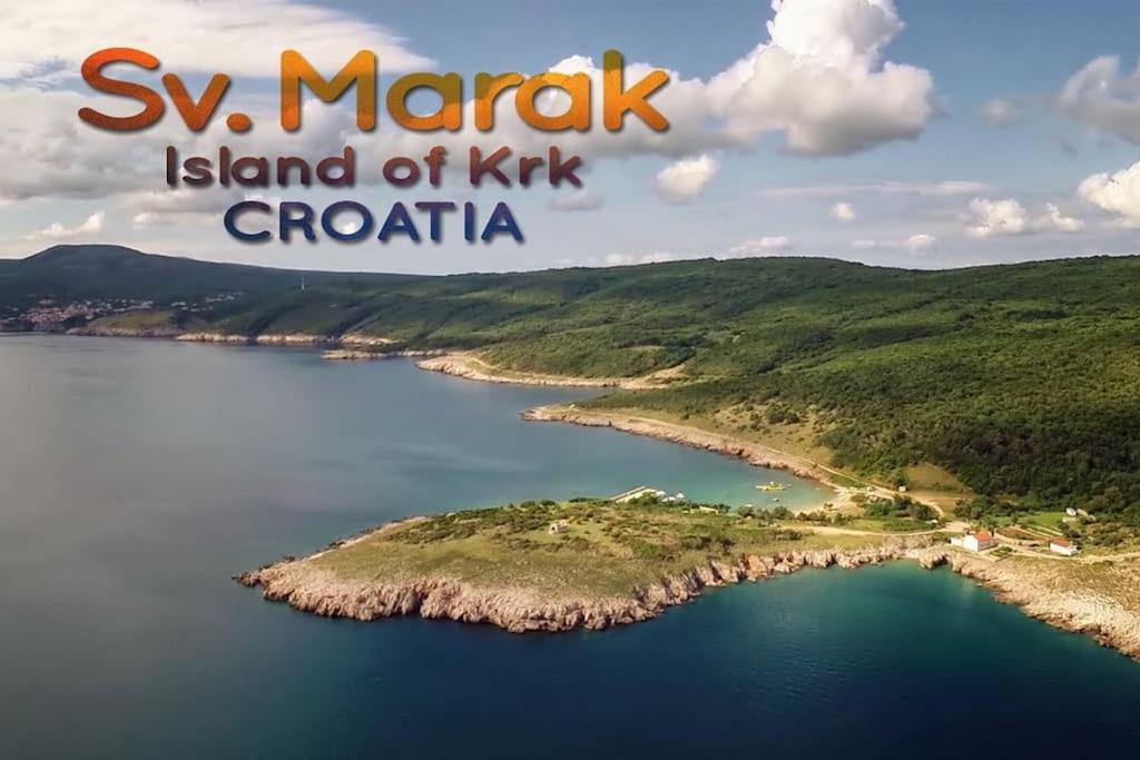 an island in the middle of a body of water at Apartment "GOTA" , 60m2 , za 2 osobe in Risika