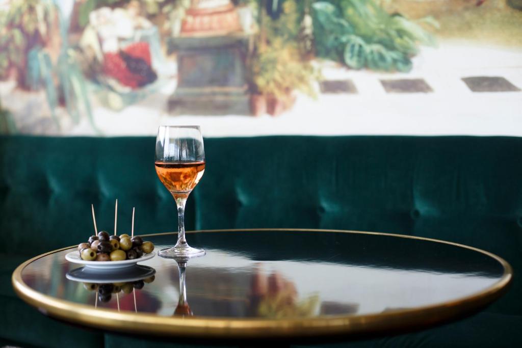 Hôtel Cannes Centre Univers - Resim 6