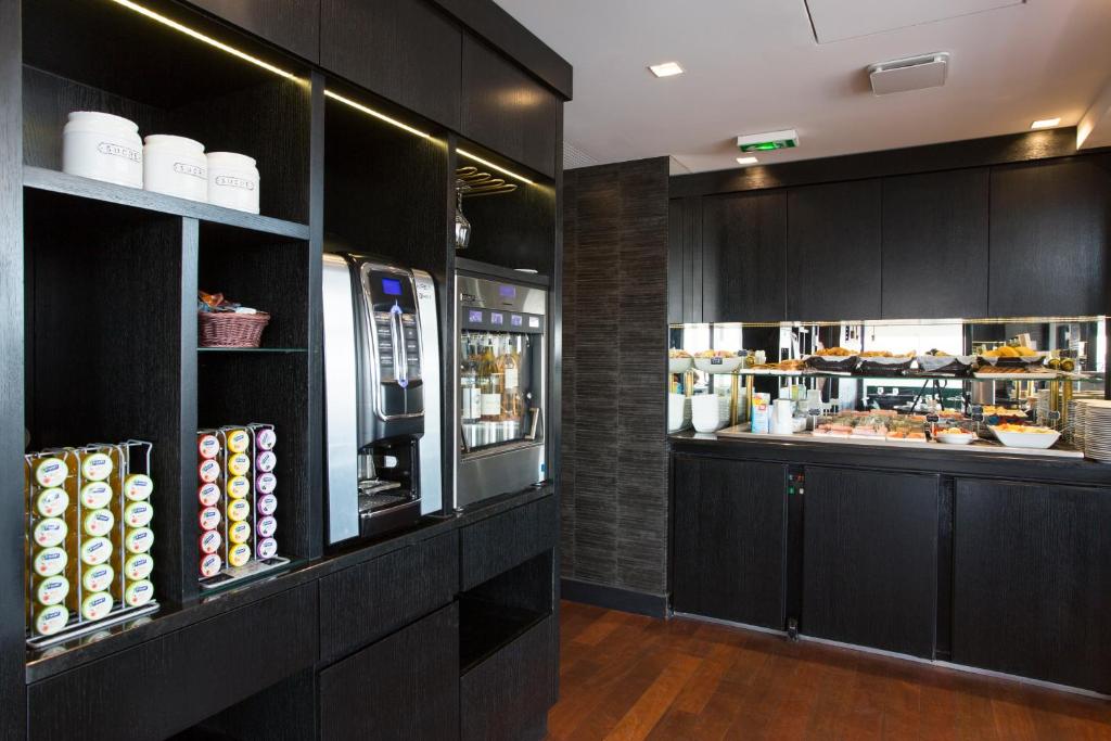 Hôtel Cannes Centre Univers - Resim 11